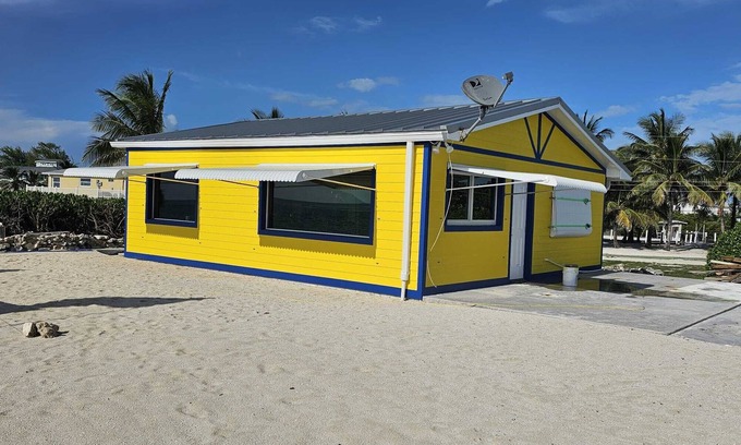 Port Royal House | New Luxury Oceanfront Home – Port Royale, South Bimini. Starlink WiFi, A/C, Dock