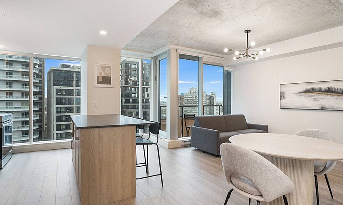 Milton Park Apartment | New Luxury Unit in Heart of MTL 703 | Metro access