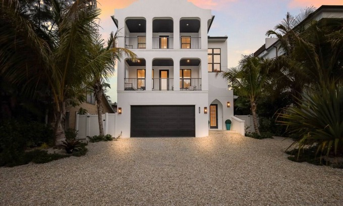 Anna Maria House | NEW! Meet Me At Sunset! 3 Homes from the Beach!
