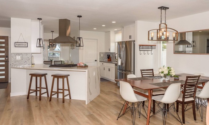 Clairemont House | New - Mesa Canyon Retreat with Views