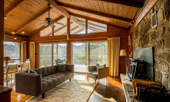 Ellenville Cabin | NEW Mid Century Expansive Hillside 4-bed nature retreat on 100+ acres