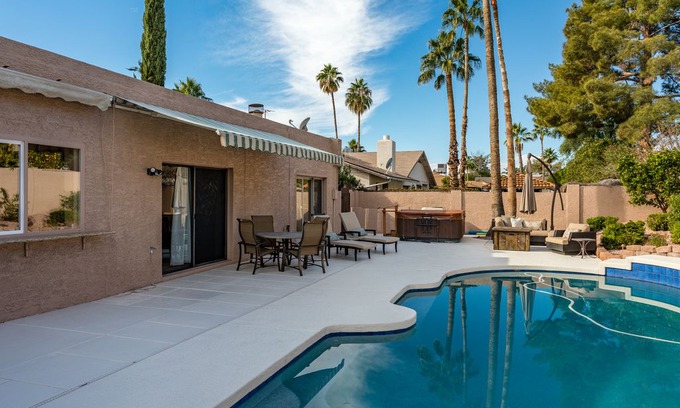 Trails North House | New Modern North Scottsdale Mountain View Backyard Oasis-Large Pool and Hot Tub