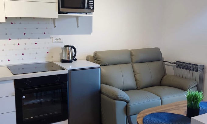 Rovinj Apartment | NEW MODERN STUDIO,FREE: BICYCLES,POOL,PROTECTED PARKING,WI-FI,5 MINUTE TO BEACH