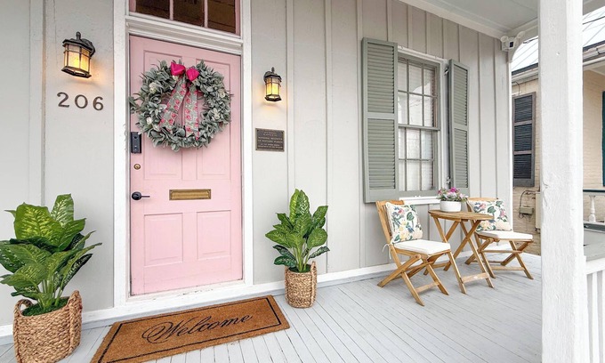 Natchez House | NEW NEW NEW Precious Cottage in Historic Downtown