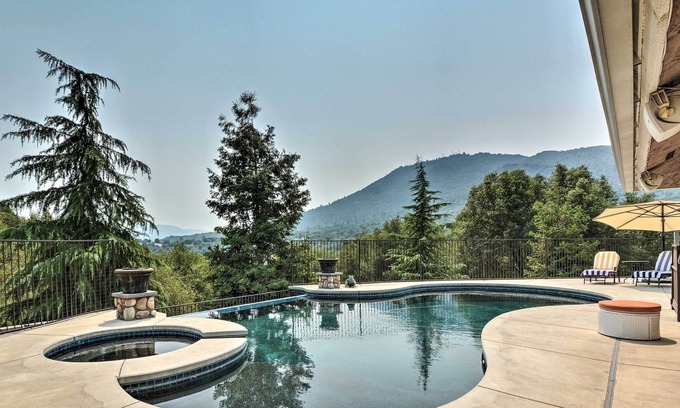 Oakhurst House | NEW! Oakhurst Family Retreat - 19 Mi to Yosemite!