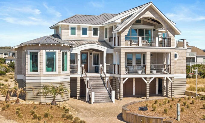 South Beach House | New Ocean Front Luxury Award Winner 5 BR 6.5 BA BHI and Shoals A Rare Find