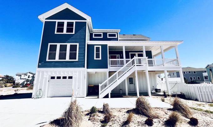 Ocean Hill House | New/Oceanside/Pool/Hot Tub/Tiki Bar/7minwalk2Beach