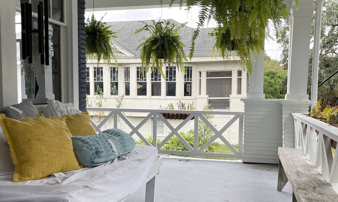 Broadmoor Apartment | New Orleans Charm