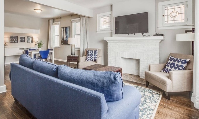 Detroit House | NEW! Peaceful 6BD Family Retreat | University District