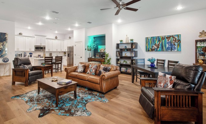 Arlington House | NEW Penthouse Rooftop Deck w/views of Stadiums. Lux Extras, private garage & gated