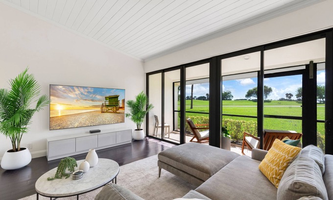 Hunt Club House | New PGA Home on Fazio Golf Course w/Amazing 180º Views by Guaranteed Rental™