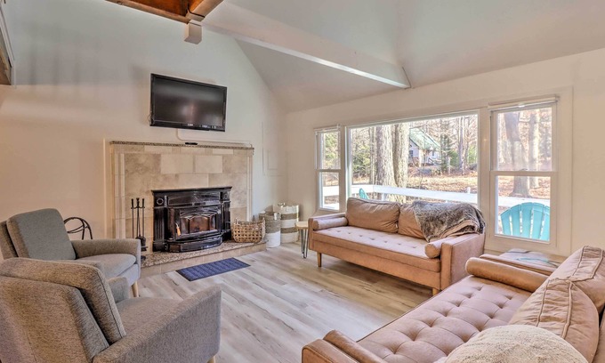 Thornhurst Cabin | NEW! Pocono Lake Cabin w/ Community Amenity Access