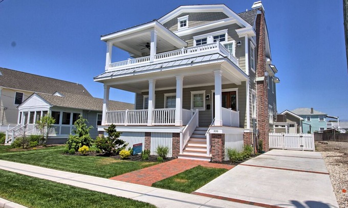 Stone Harbor House | NEW POOL, newly built beach house, 4/5BR, walk to beach, town, everything