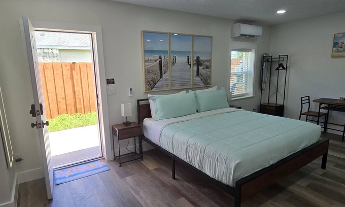 Port Saint Lucie Apartment | New private apt in quiet neighborhood,king bed.