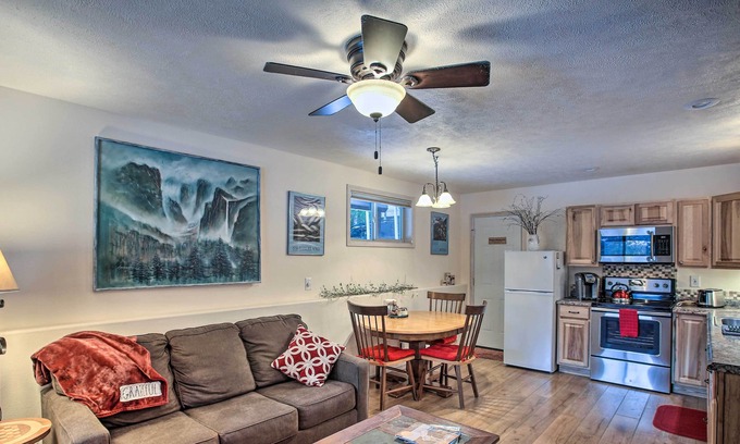 Rathdrum Apartment | NEW! Rathdrum Escape w/ Hot Tub, 2 Blocks to Water