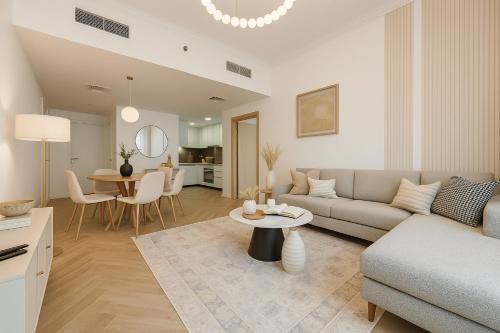 Dubai Apartment | New Renovated Stylish 1 Br Dubai View 73 Floor