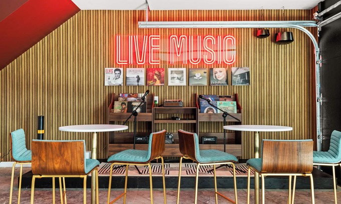 The Nations House | NEW + Rooftop + Hot Tub + Karaoke + Glam Stations + Min to Broadway