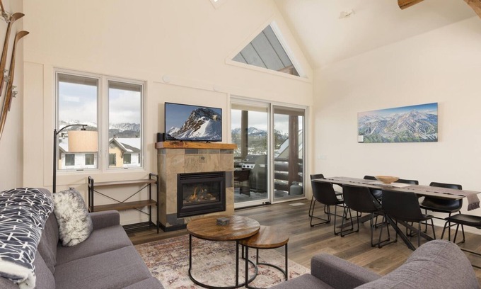 Saddle Ridge House | NEW! Saddle Ridge I3 3-Bedroom Home with Mountain view
