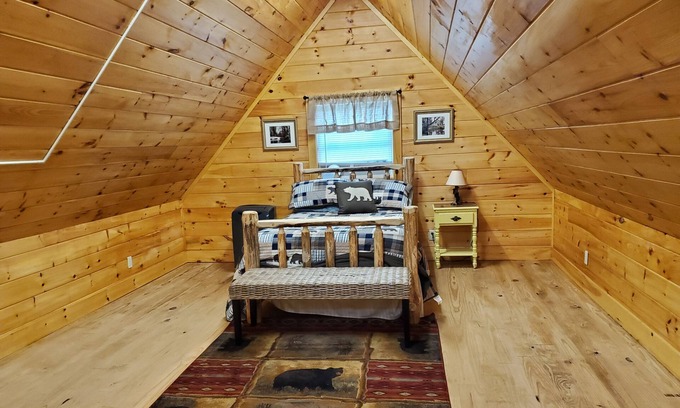 Knoxville Cabin | New secluded cabin. Quiet, Private drive.