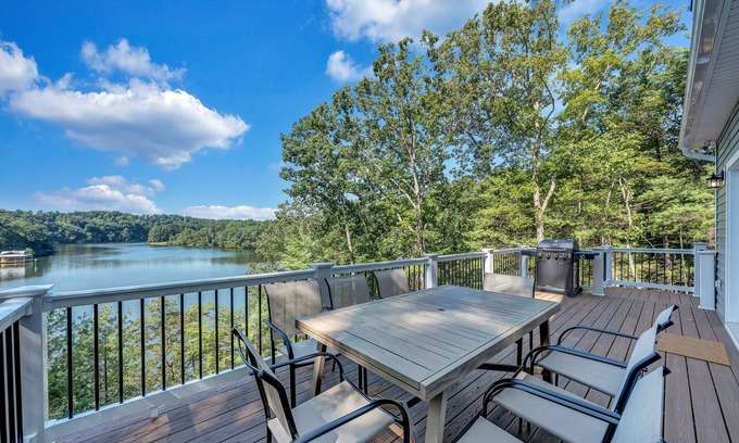 Goodview House | NEW! Secluded lakefront home on 45 quiet acres!