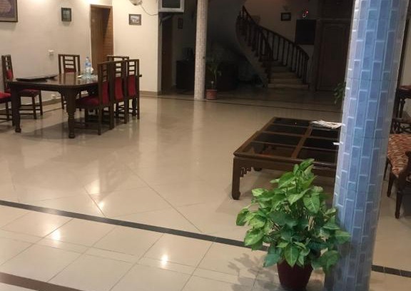 F-8 Sector House | New Shelton Guest House