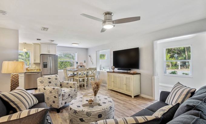New Smyrna Beach House | New Smyrna Beach Home < 1 Mi to Beach/Main House
