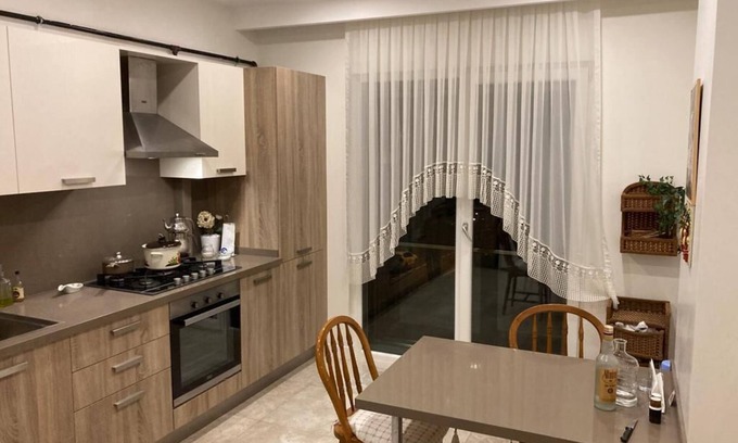 Kadikoy Apartment | NEW Spacious 3 Bedroom Apartment in Fenerbahce