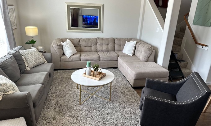 College Station House | New! Spacious 4-bedroom townhome in College Station close to A&M campus!