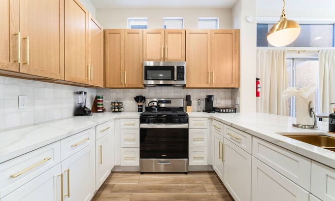 Summerlin House | New! Spacious Vegas Oasis w Pool & Sauna