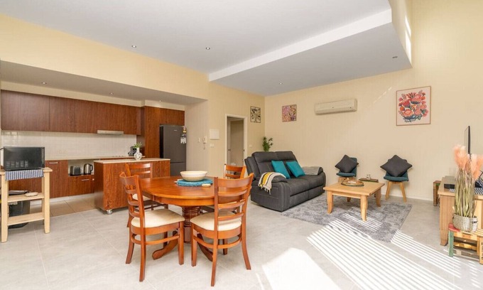 City West Apartment | New to VRBO: Absolutely spacious APT unit between ANU and City