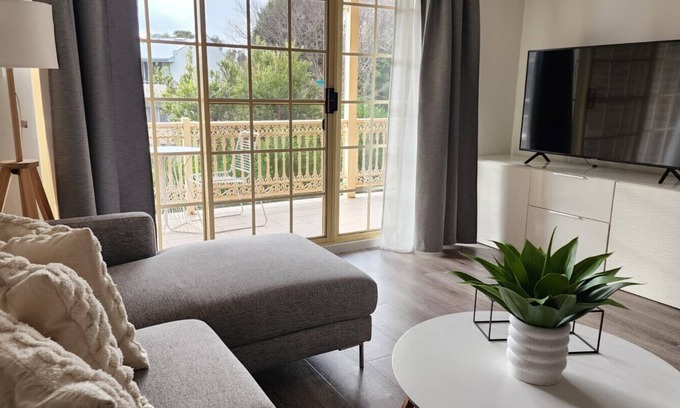 Manuka Apartment | New to VRBO: Contemporary 2BR Apt in Kingston