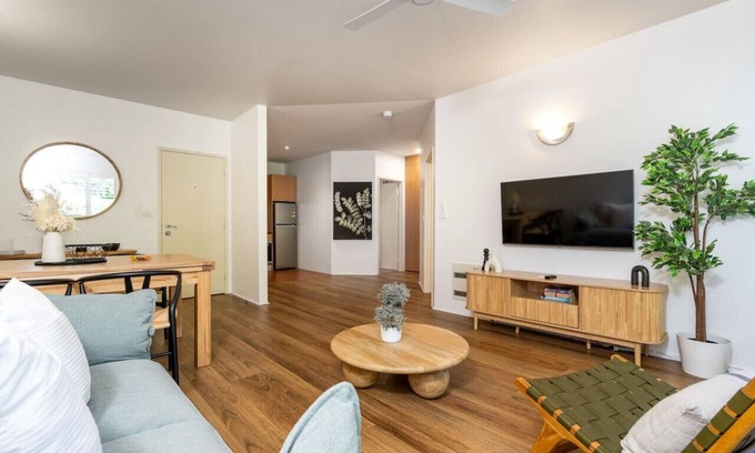 Kingston Apartment | New to VRBO: Modern Apt | 2 mins to Kingston Foreshore!