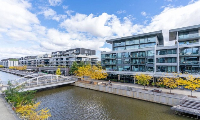 Barton Apartment | New to VRBO: Superbly Convenient Lakefront View Apt