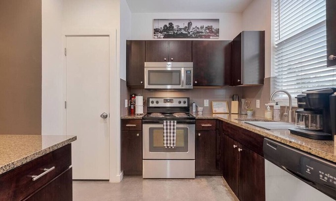 Tobin Hill House | NEW! Tobin Hill Gem, 7 Mins to Downtown!