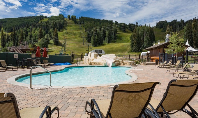 Purgatory House | New Townhome Across from Purgatory - Awesome Views - Hot Tub - Shuttle