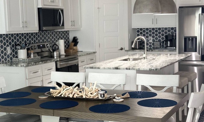 Corpus Christi House | New townhome "Tortuga Rosa" with private pool and golf cart