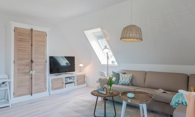 Zingst Apartment | New, very chic studio for 2 people near the beach with barrel sauna