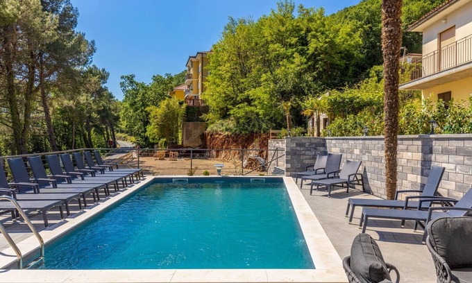 Moscenicka Draga Villa | NEW! Villa with 6 Bedrooms and Heated Pool