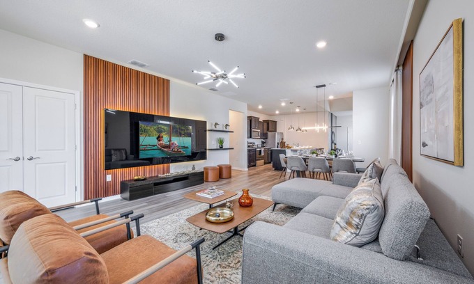Four Corners House | NEW Windsor Cay Resort DREAM home w/pool & Movie Theater next to Disney!