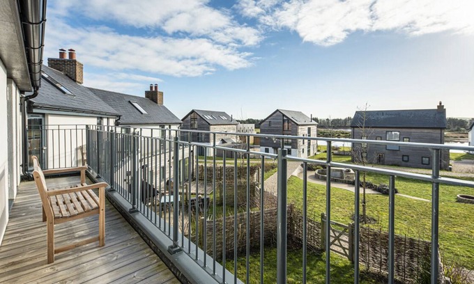 Holworth Villa | Newbury Cottage - Two Bedroom Villa, Sleeps 4