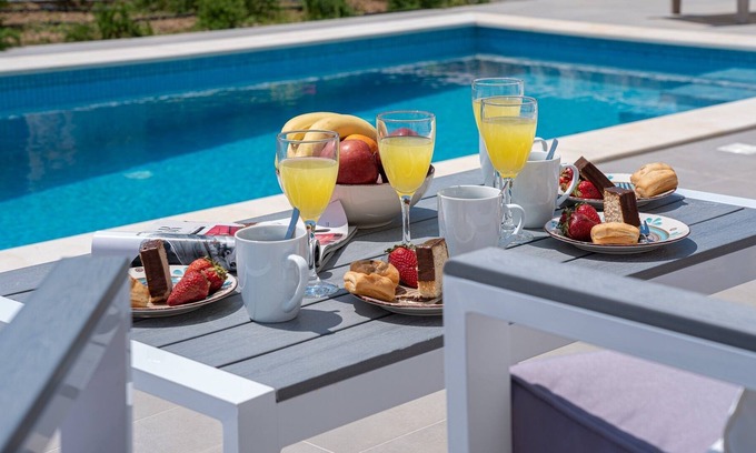Pesada House | Newly built 2 bedroom Villa with private pool in serene setting