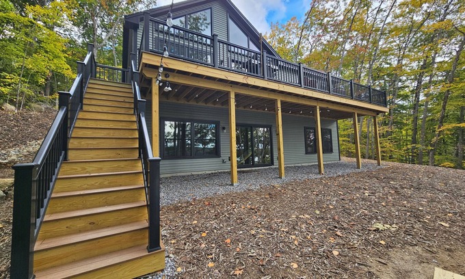 Bridgton House | Newly built 4-Bedroom Retreat on Long Lake