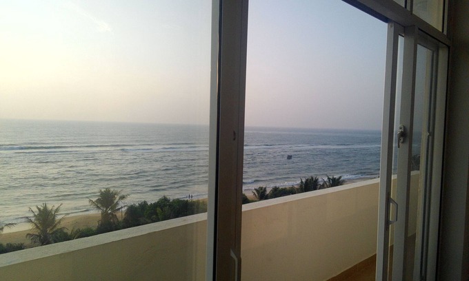 Mount Lavinia Apartment | Newly built Apartment Facing Beautiful Ocean