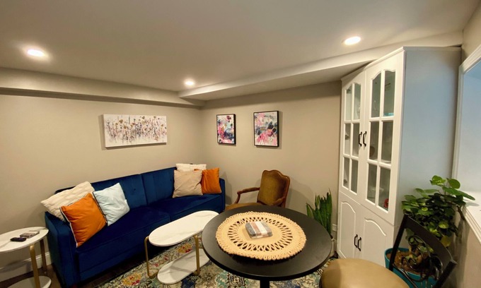 Oak Park Apartment | Newly Built, Bright Garden Studio in Oak Park.