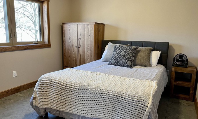 Viola Cabin | Newly Built Cabin in the Driftless Area