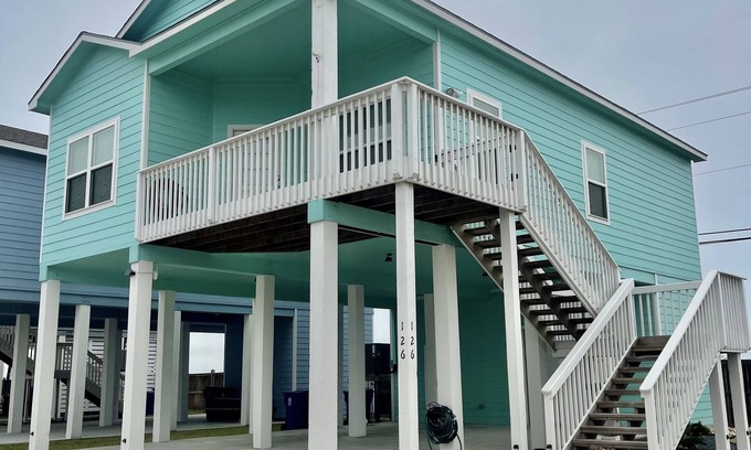 Rockport House | Newly built cottage with pool. Just minutes to the beach!