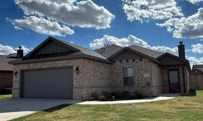 Wolfforth House | Newly Constructed Spacious 4-bed 2-bath house in Wolfforth