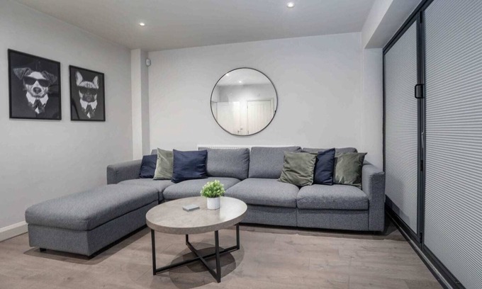 Sheffield House | Newly Eextended 3 Bed Family Home Near Graves Park