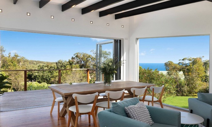 Killcare Heights House | Newly furnished, with ocean views