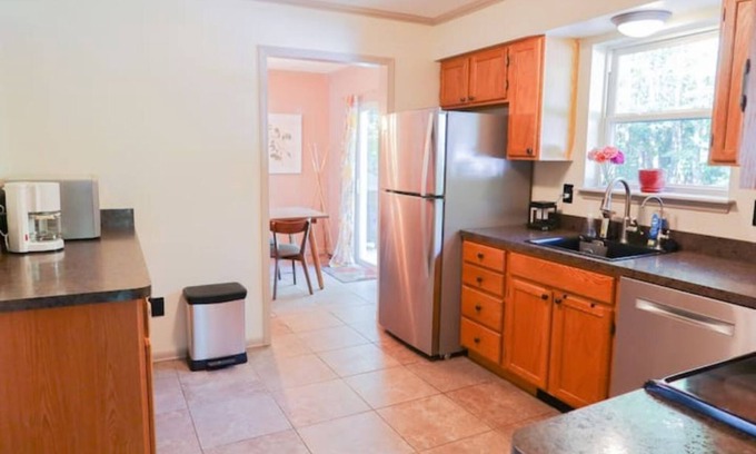 Saratoga Springs House | Newly Furnished Home w/Pool - 10 MIN FROM TRACK